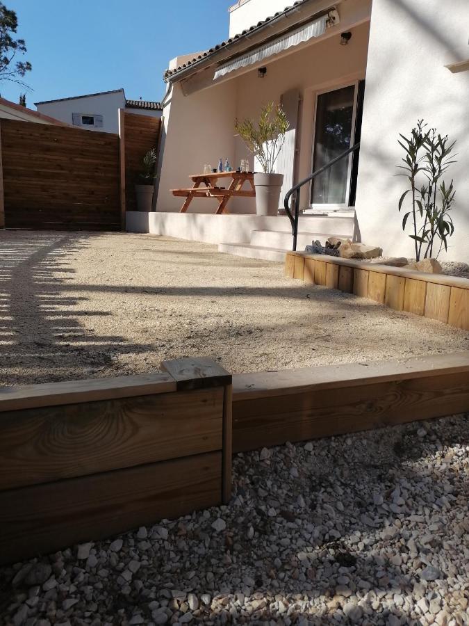 Maison 5 Personnes En Garrigue - Piscine-Spa Prive Langlade Dış mekan fotoğraf